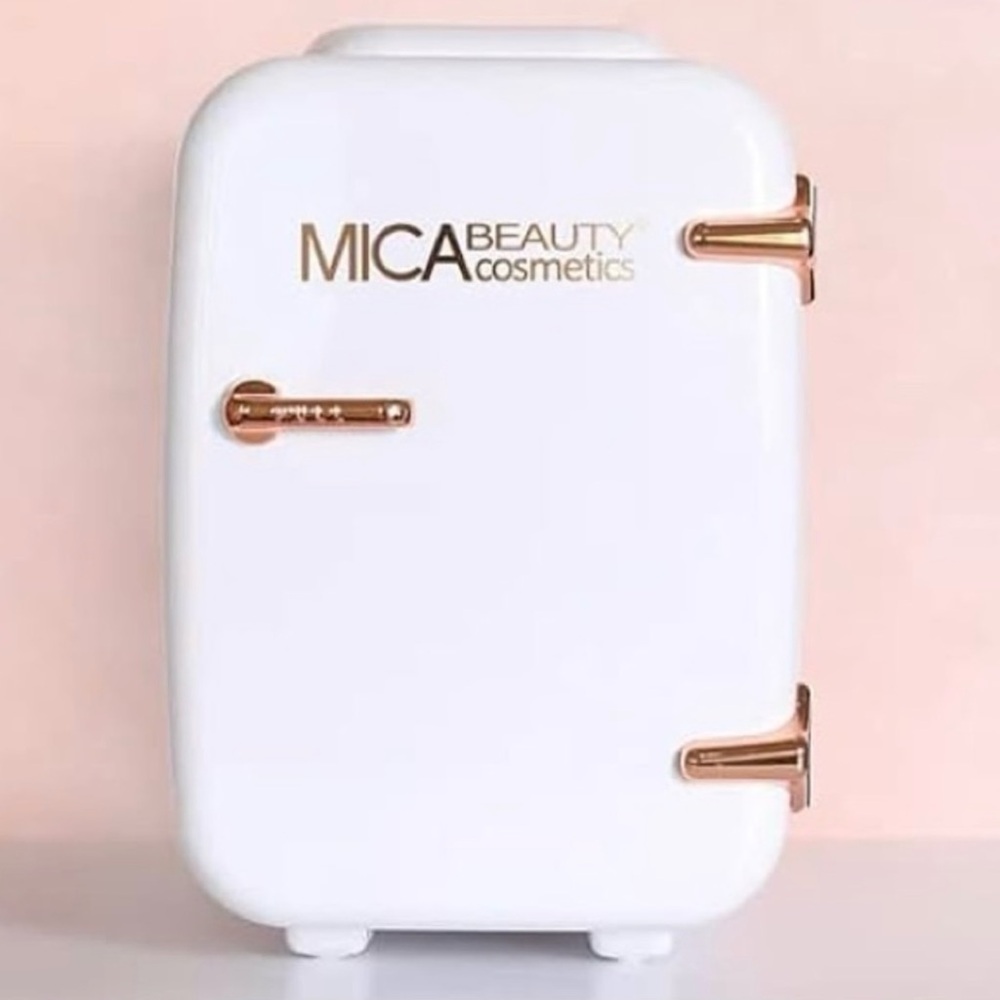 NWT Mica Beauty Cosmetics Mini Heating And Cooling Refrigerator
